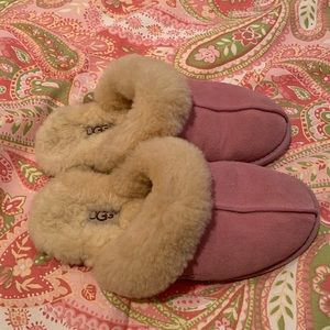 USA 5 Pink Ugg Slippers